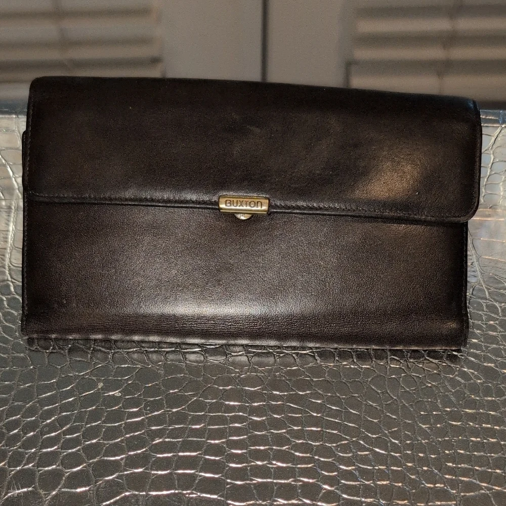 Brown Buxton Wallet With Kisslock Coin Compartment